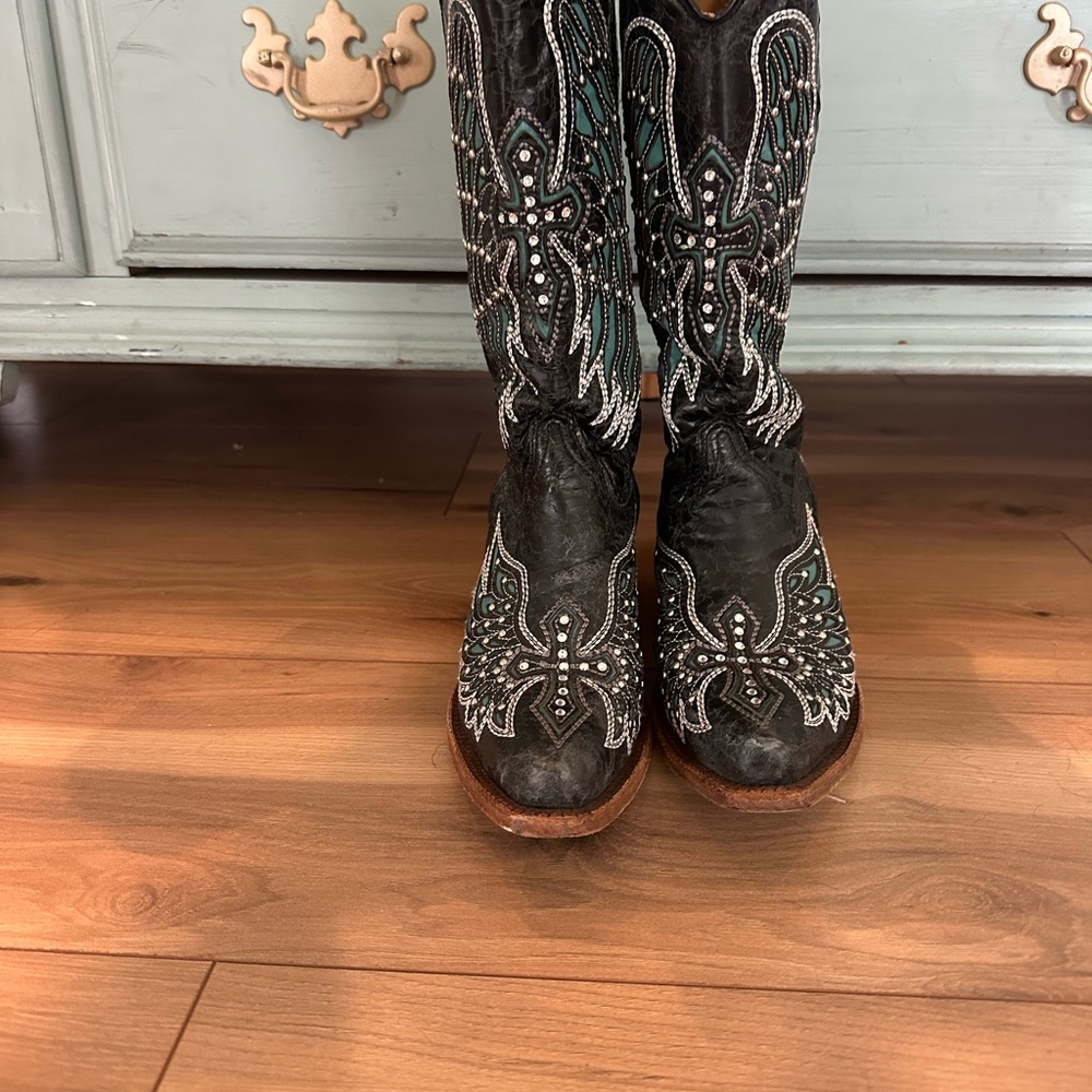 Embroidered Black and Teal Western Boots
